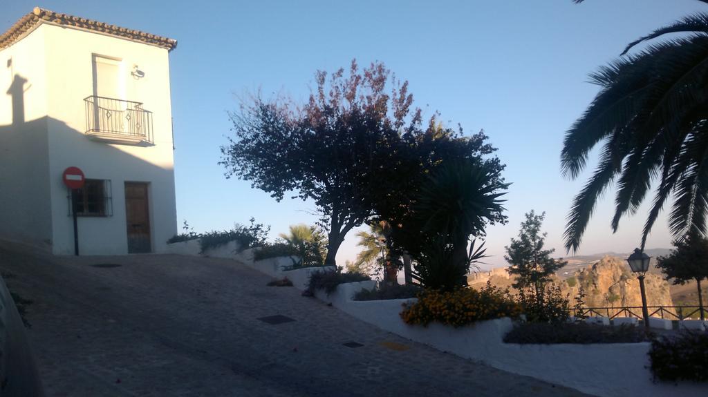Casas Azahar-Alucema Hostal Zahara De La Sierra Exterior foto