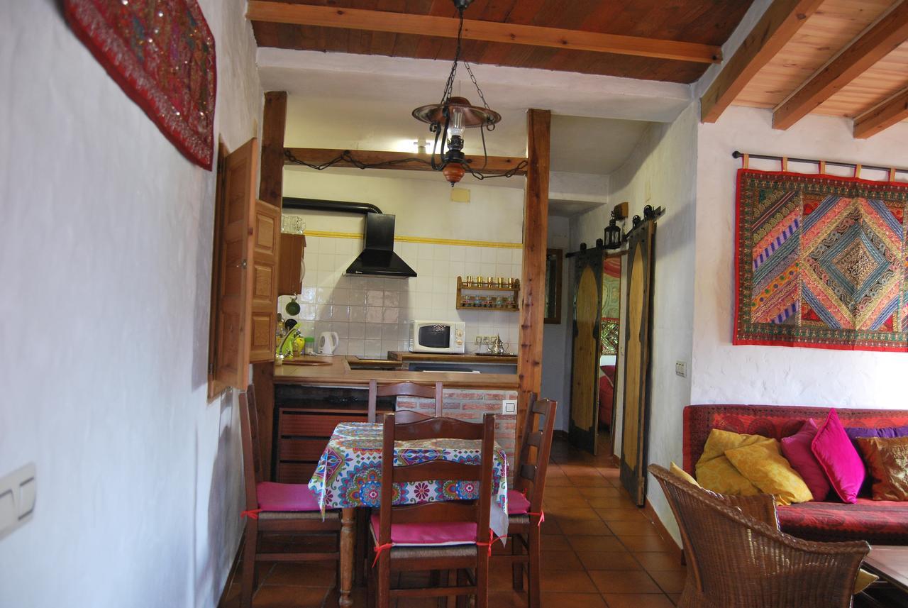 Casas Azahar-Alucema Hostal Zahara De La Sierra Exterior foto